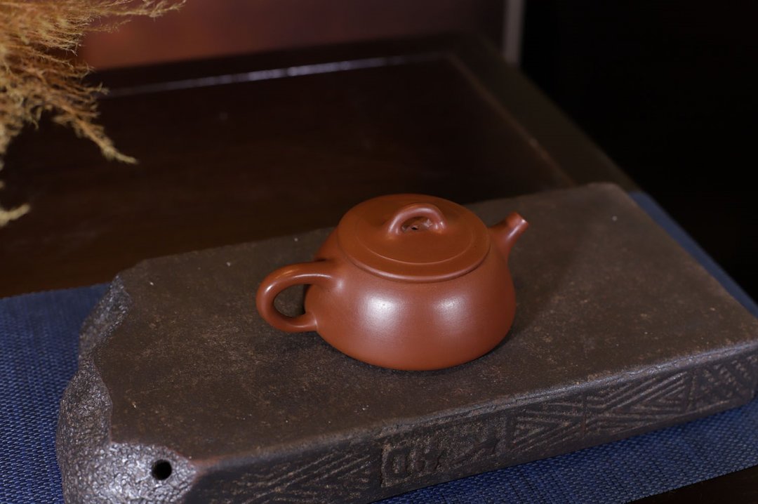 范育君作品 宽口石瓢