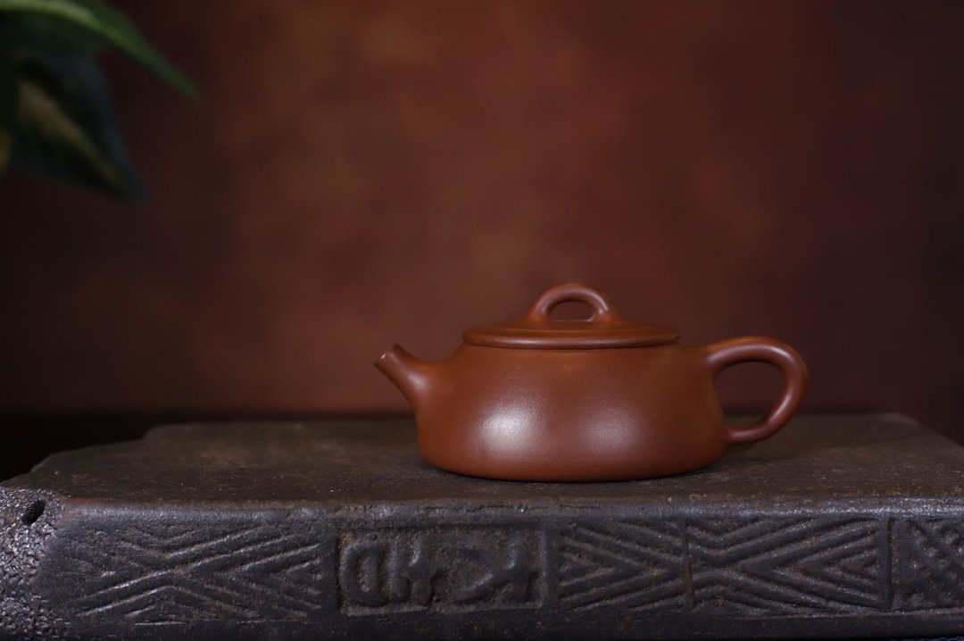 范育君作品 宽口石瓢