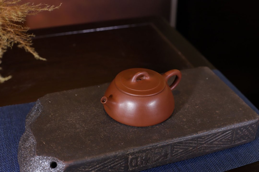 范育君作品 宽口石瓢