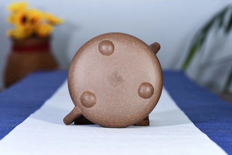 戚志君作品 虾趣石瓢