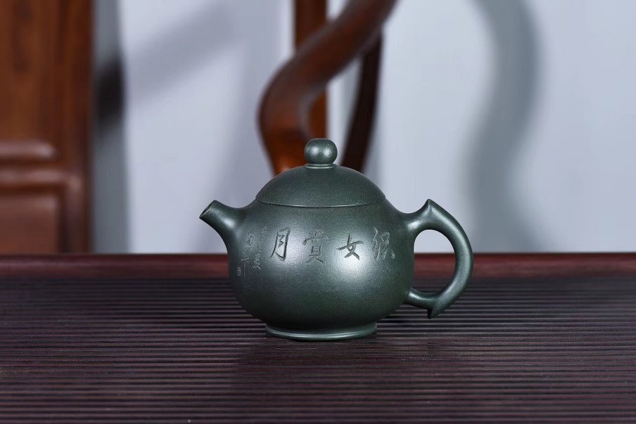 陈顺根作品 奔月壶