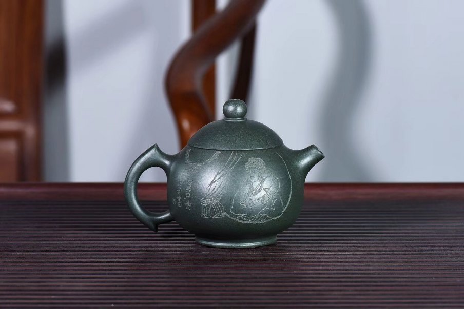 陈顺根作品 奔月壶