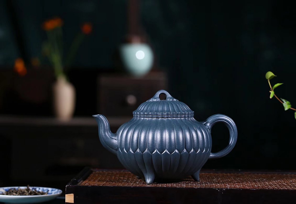 杨军保作品 大三丁合菊壶