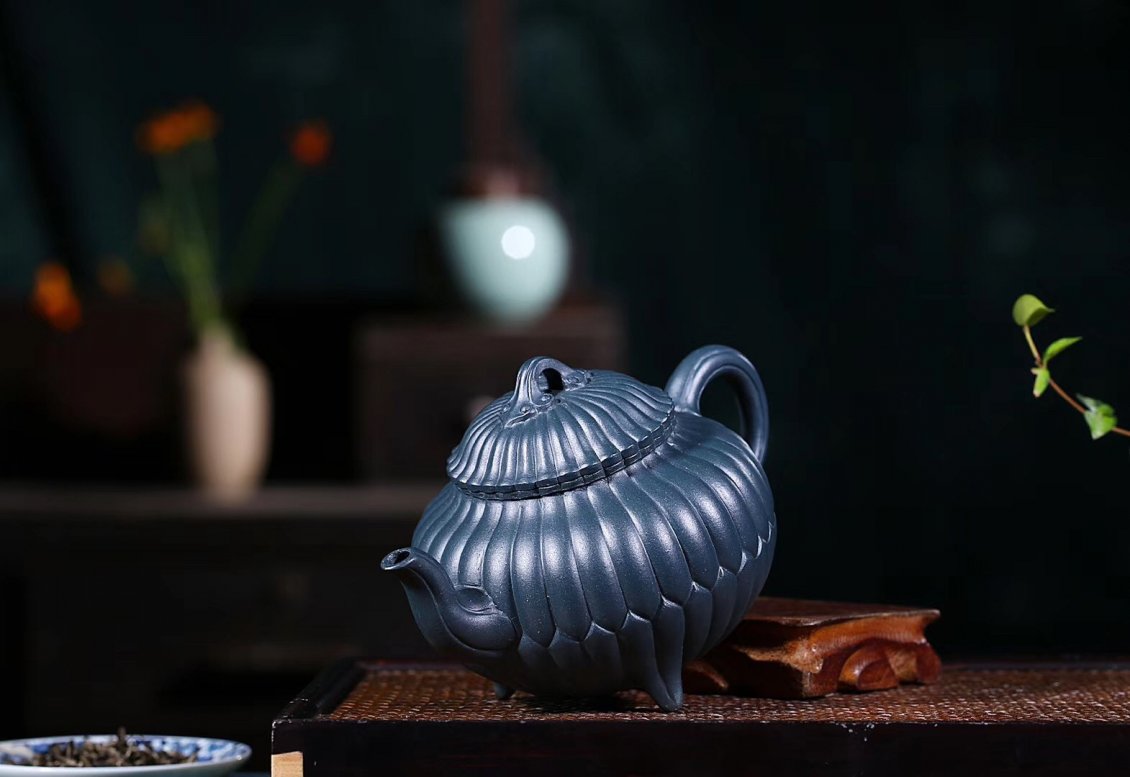 杨军保作品 大三丁合菊壶