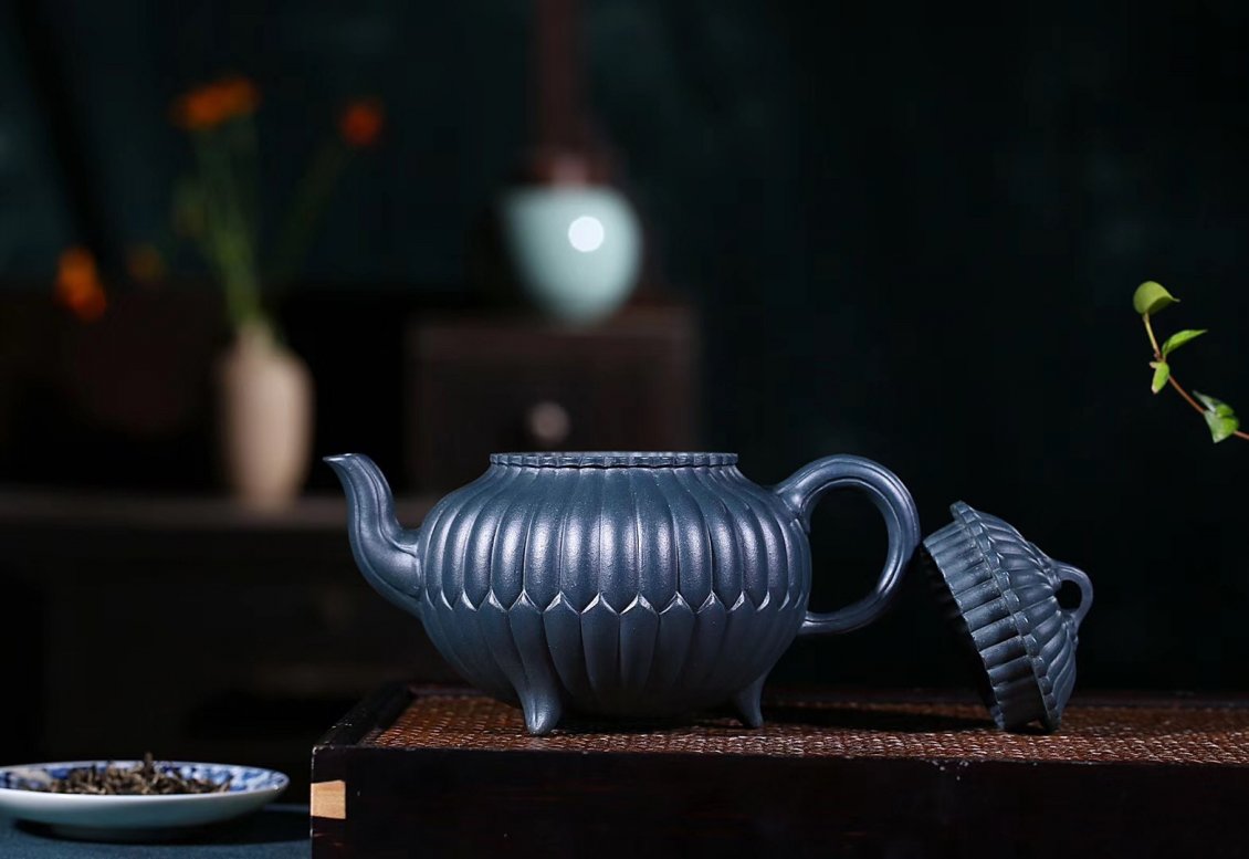杨军保作品 大三丁合菊壶