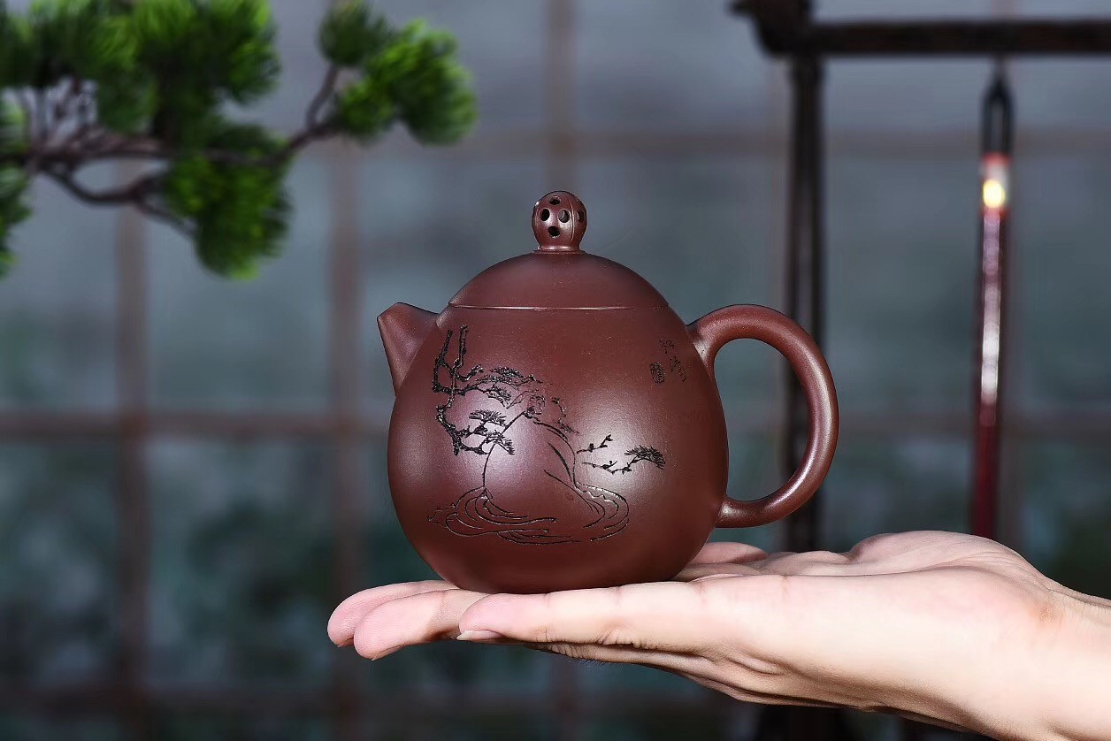 戚志君作品 龙蛋