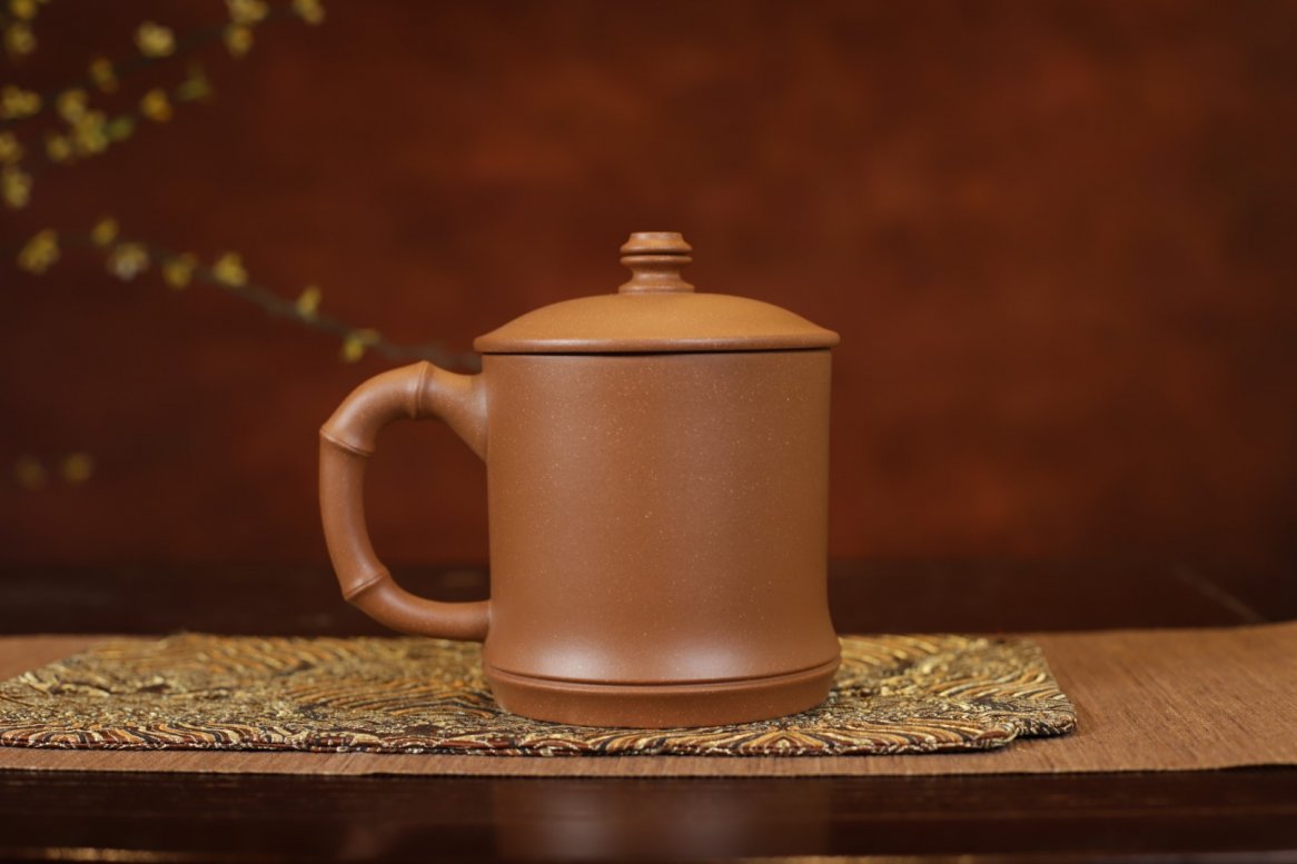 陈伟宝作品 竹节盖杯-泥绘梅花款