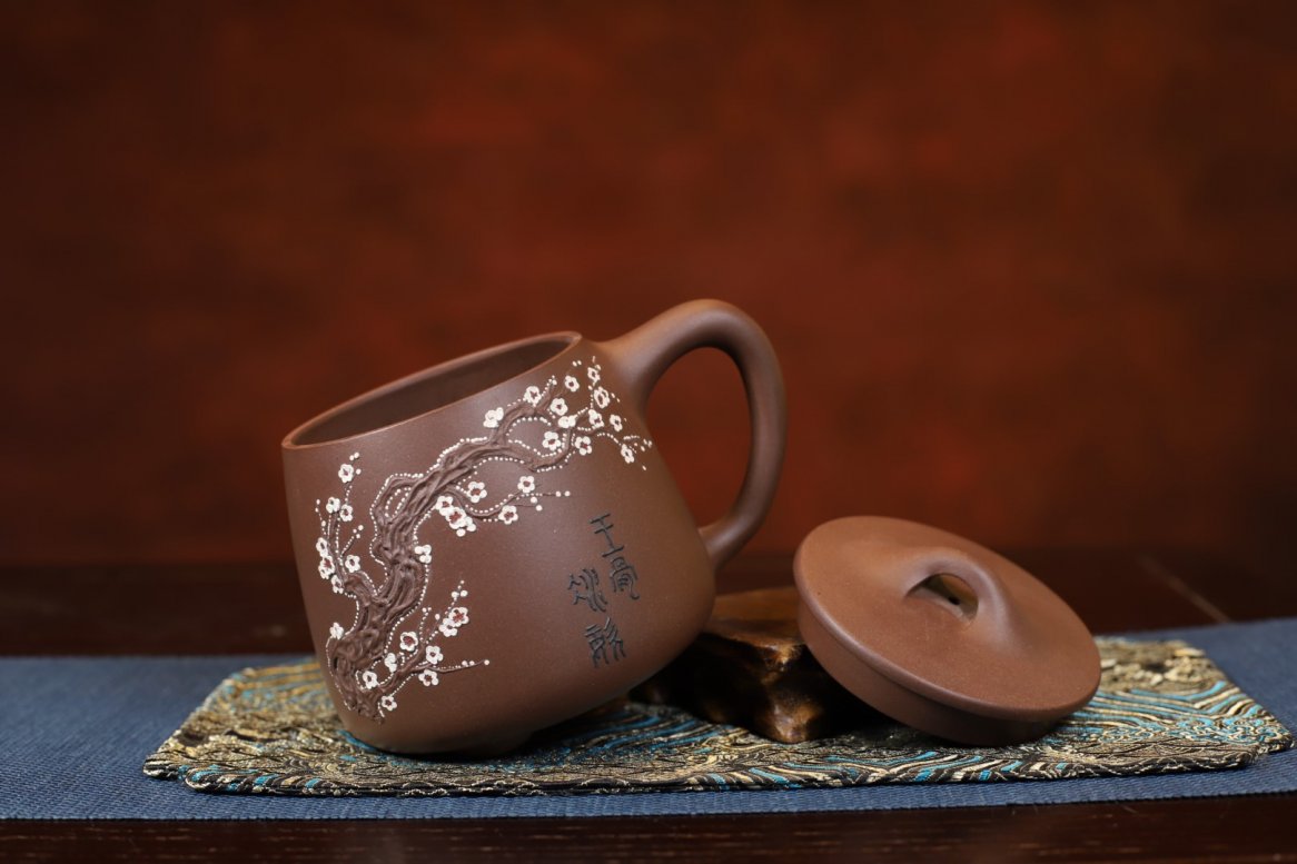 陈伟宝作品 梅花竹节盖杯