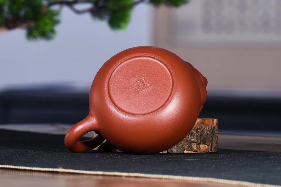 戚志君作品 福猪壶