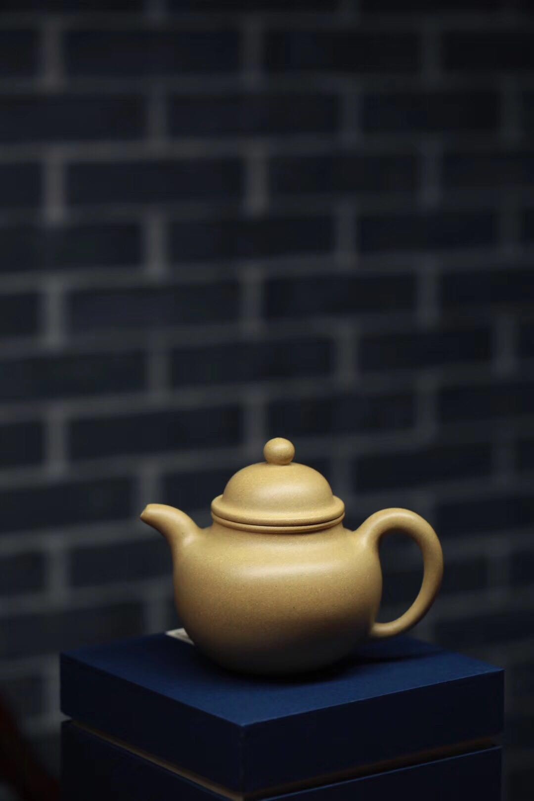 蒋芳仙作品 掇球