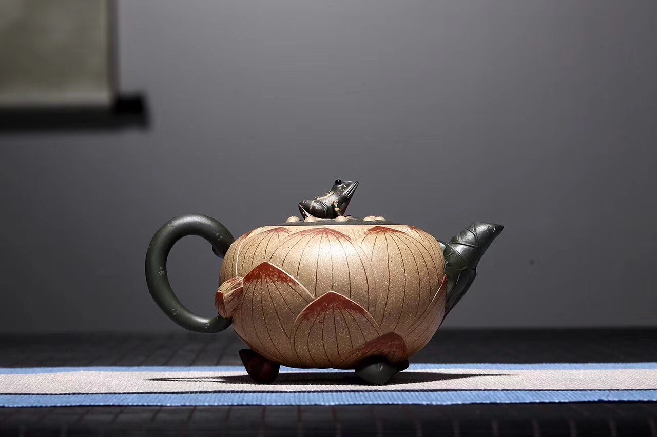 谈敏作品 青蛙莲子