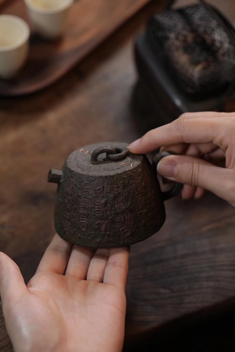 芦建芬作品 精工秦权