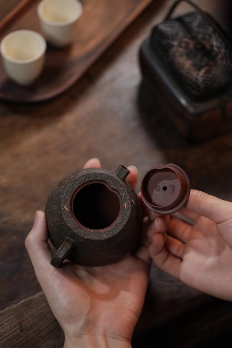 芦建芬作品 精工秦权