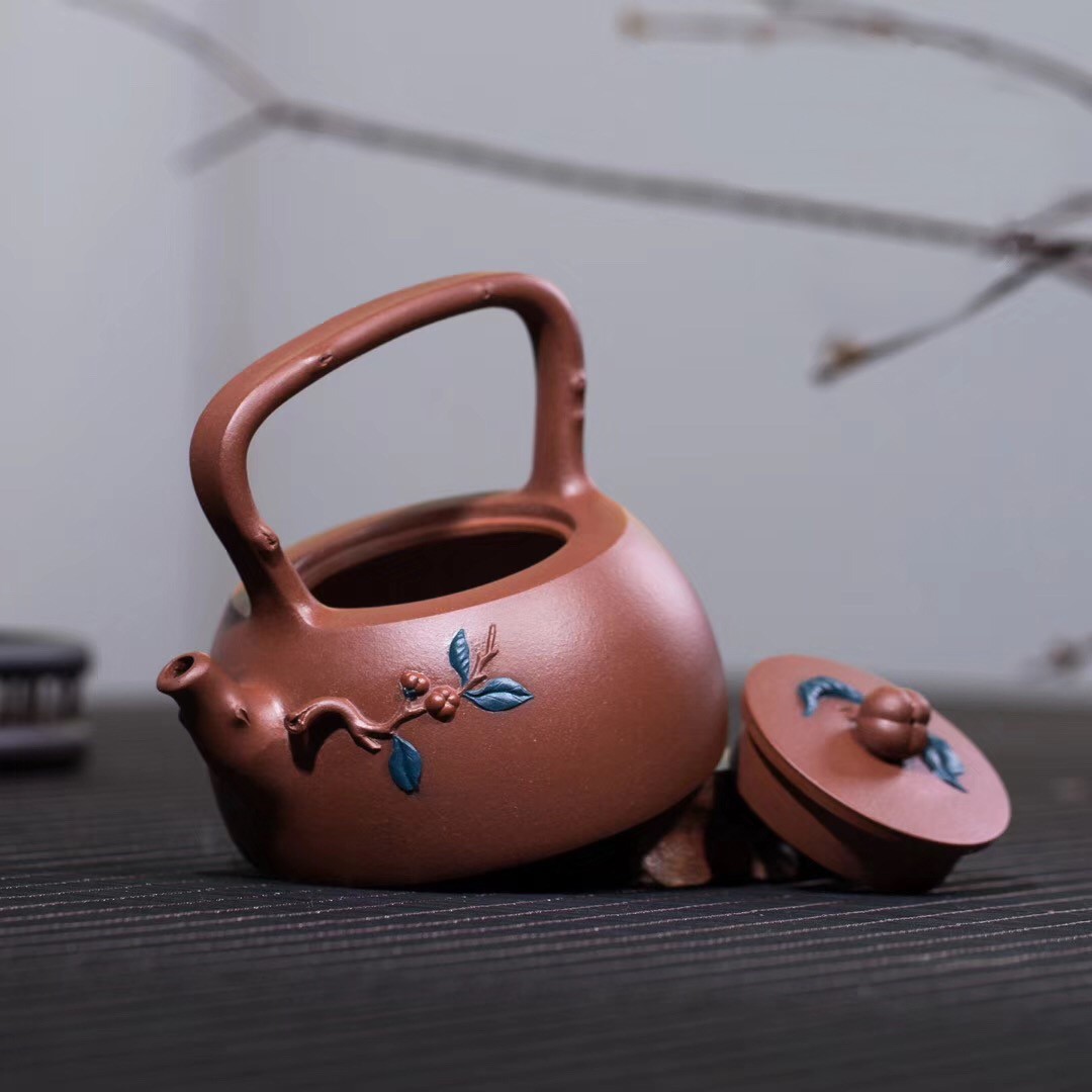 王玉芳作品 硕果提梁