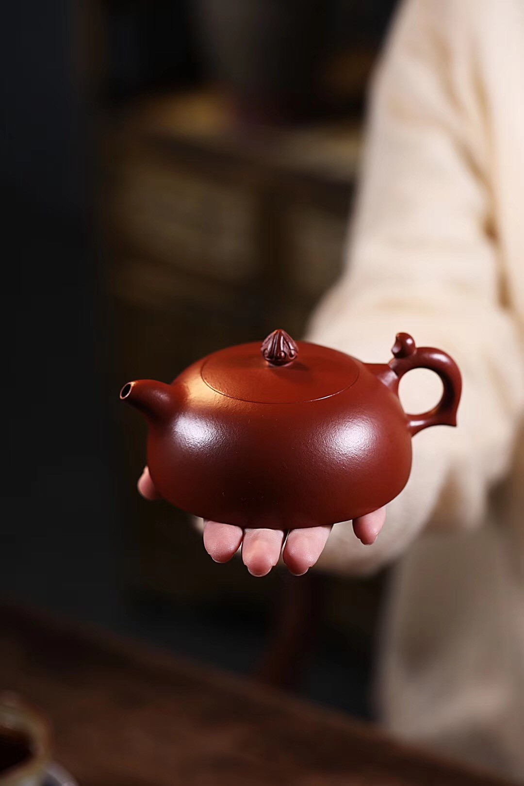 戚志君作品 瑞灵半月