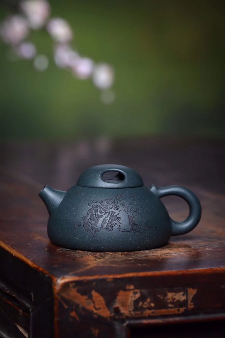 王其明作品 牛气冲天