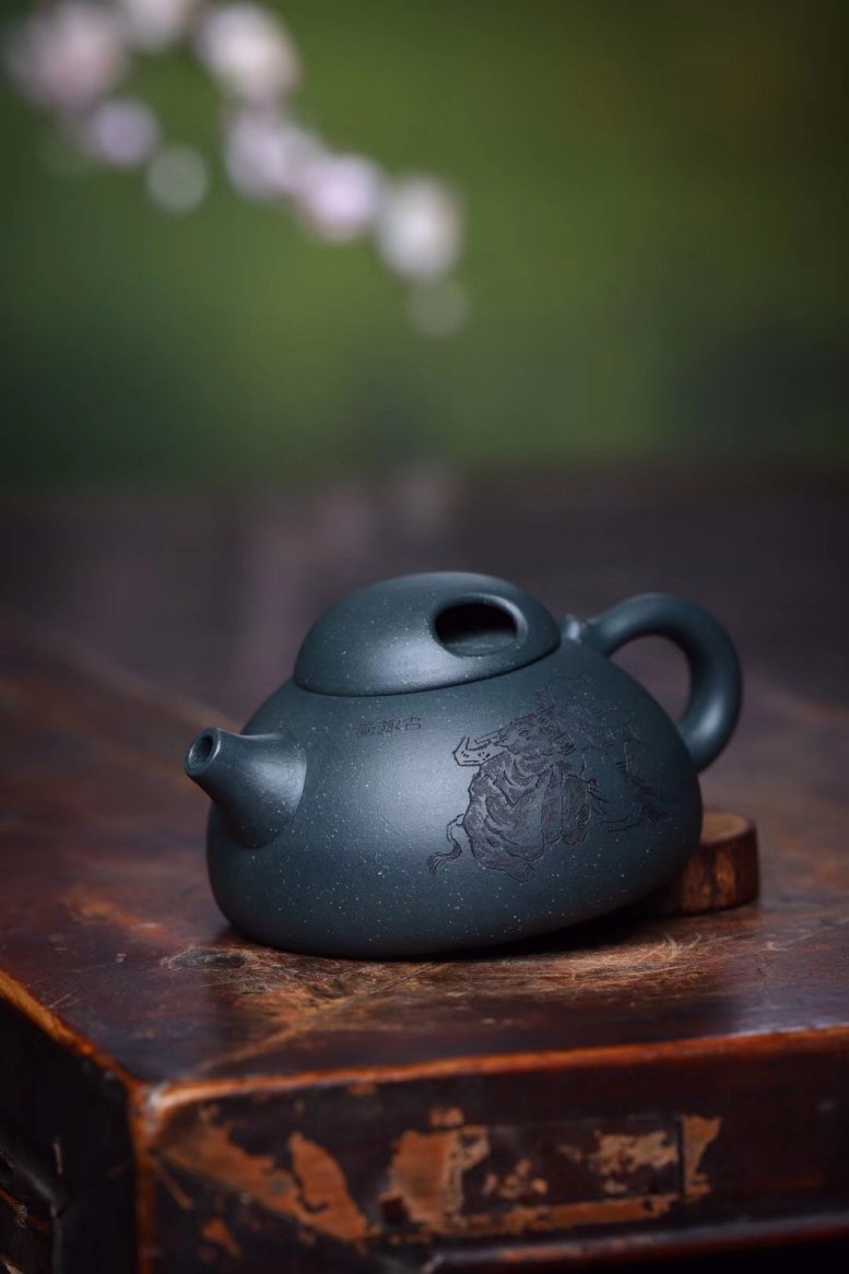 王其明作品 牛气冲天