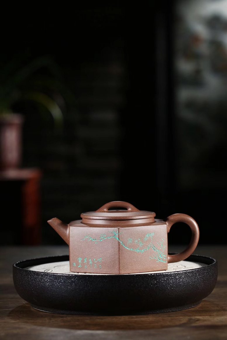 沈洪斌作品 六方井玉