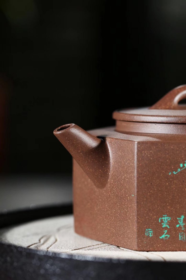 沈洪斌作品 六方井玉