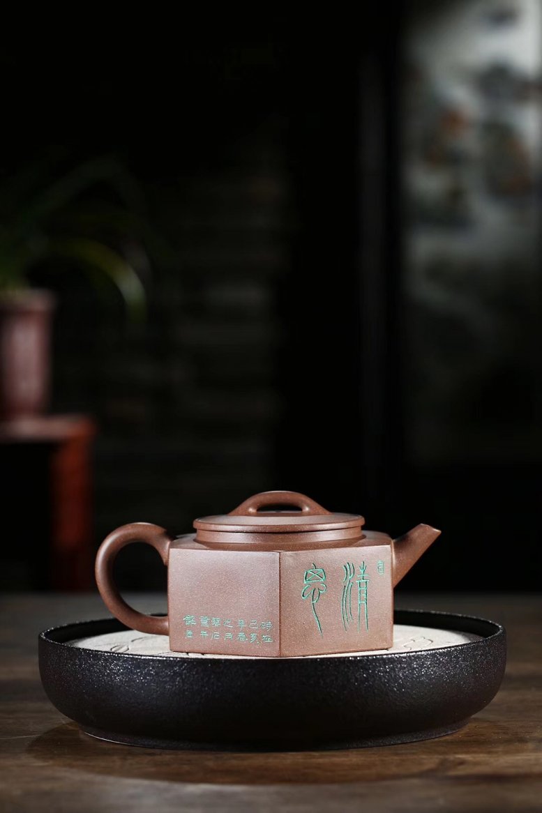 沈洪斌作品 六方井玉