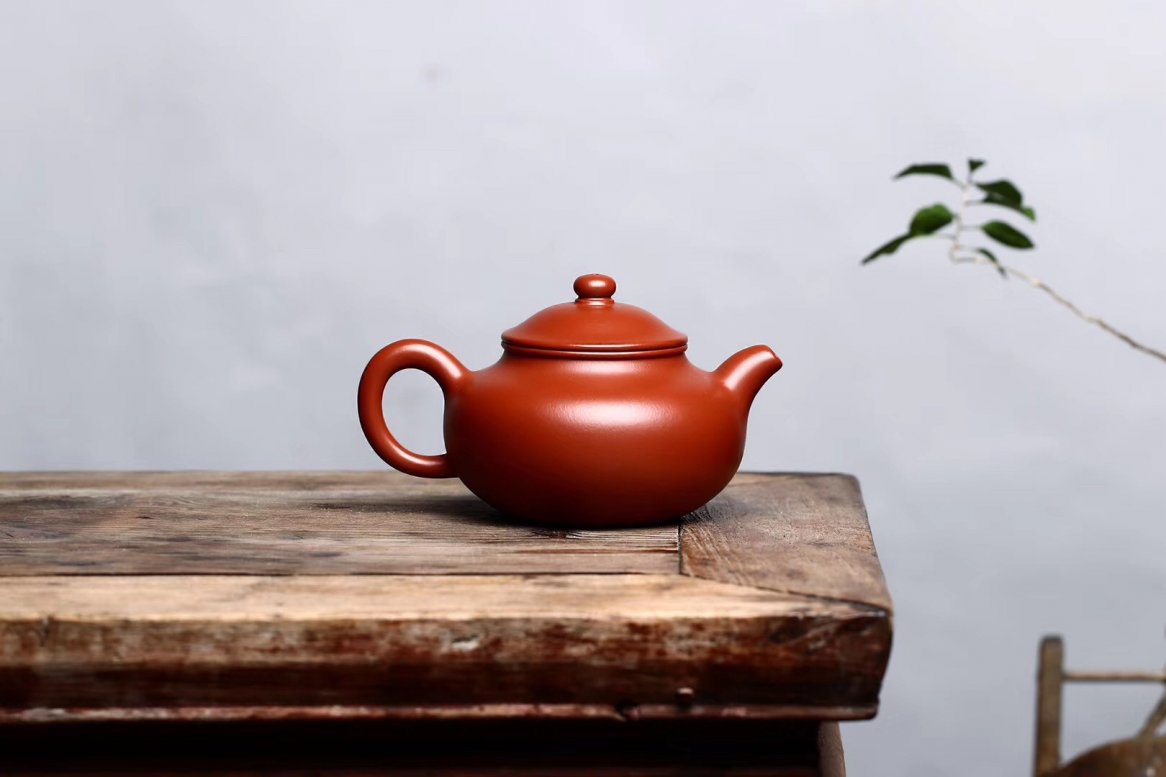李荷生作品 莲子壶