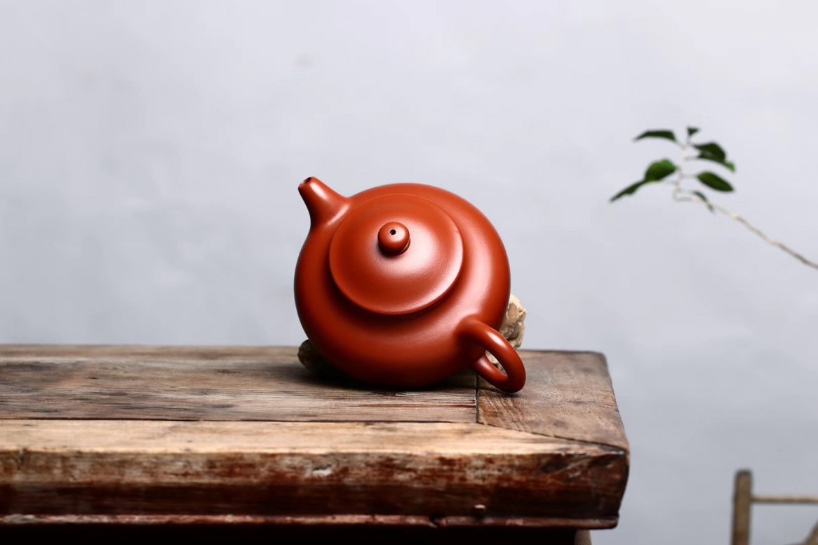 李荷生作品 莲子壶