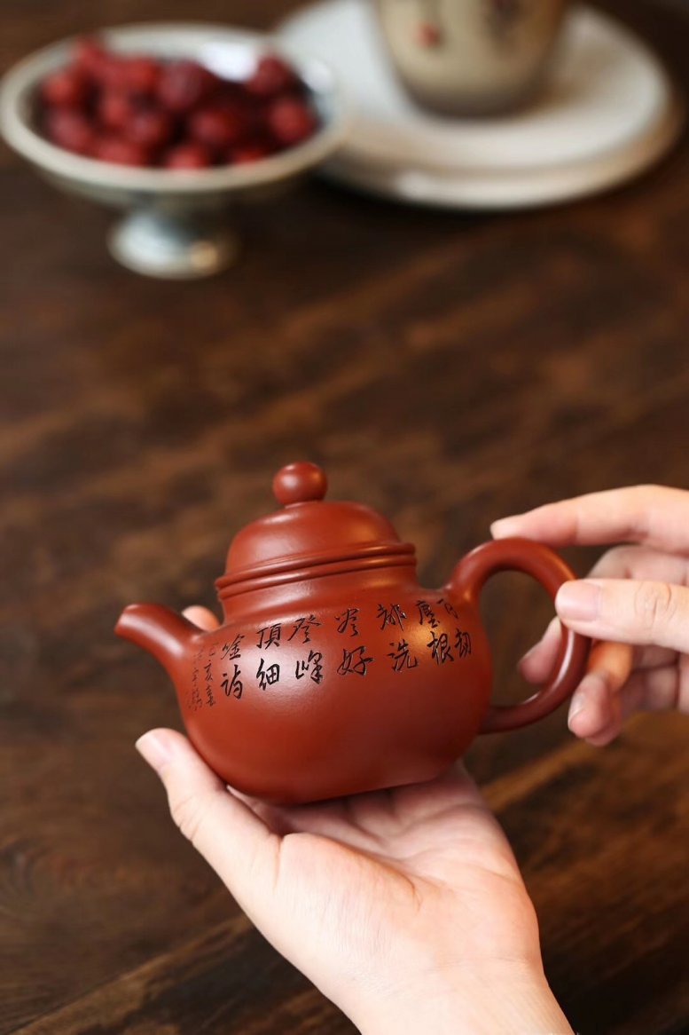 戚志君作品 掇球