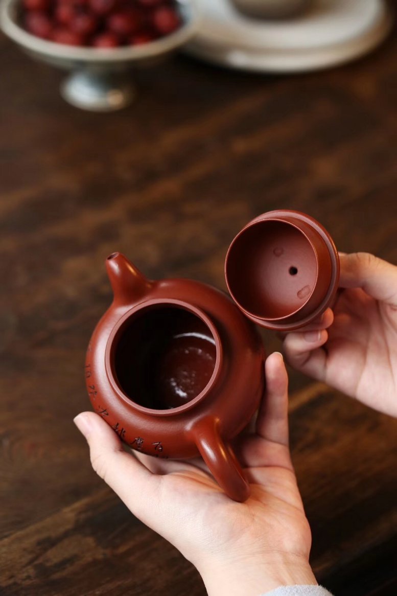 戚志君作品 掇球