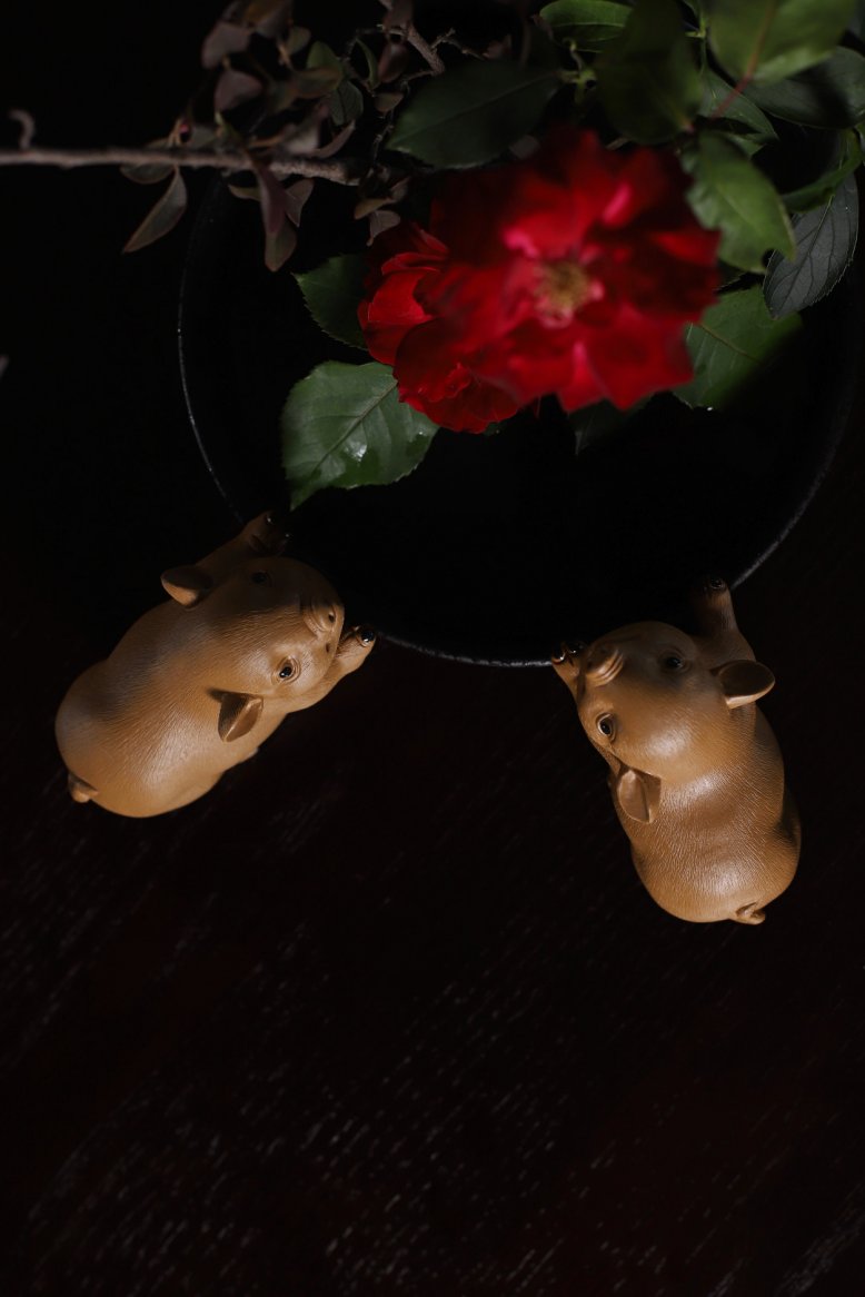 悠然紫砂作品 金猪茶宠