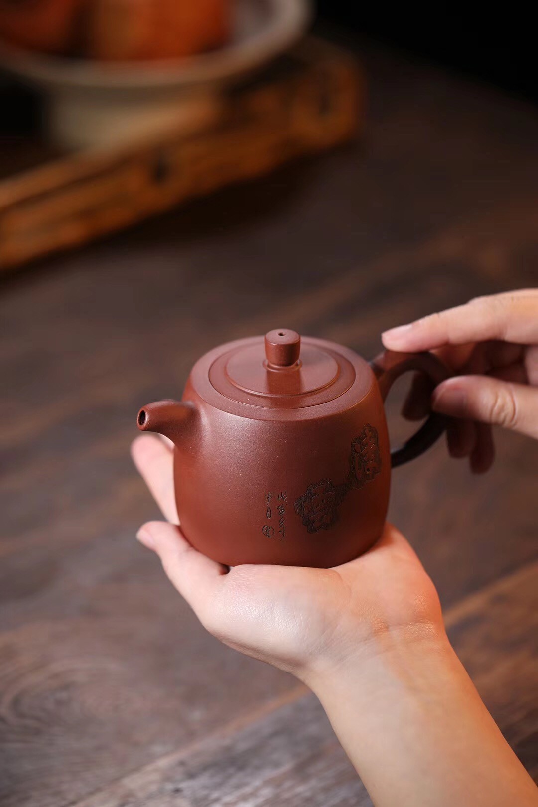 戚志君作品 凌雲井栏
