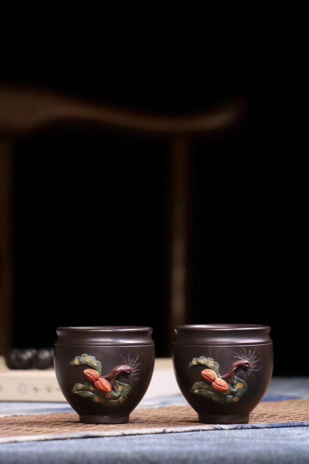 吕霞作品 寿桃对杯