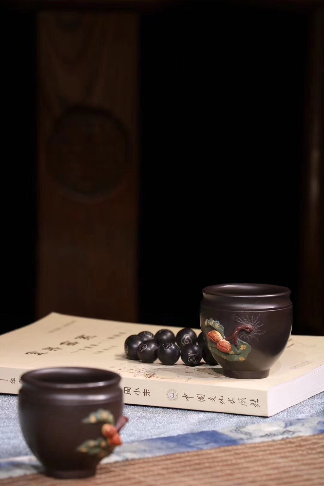 吕霞作品 寿桃对杯