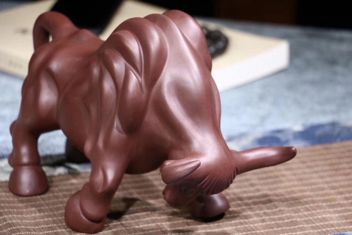 悠然紫砂作品 牛气冲天
