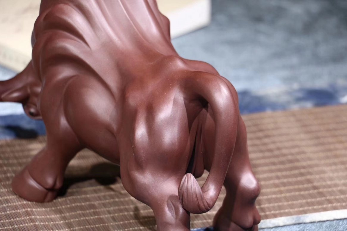 悠然紫砂作品 牛气冲天