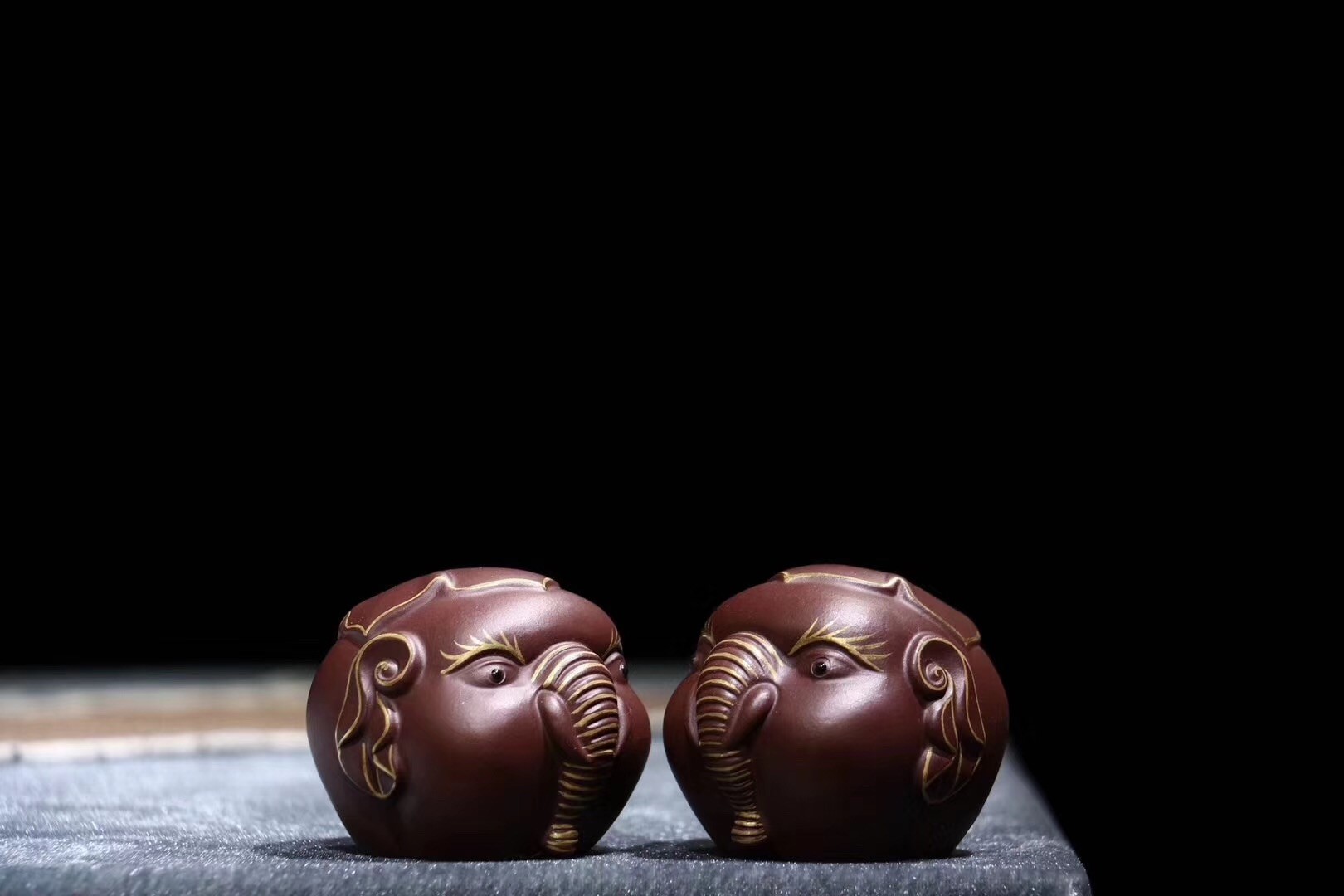 悠然紫砂作品 吉象如意描金款
