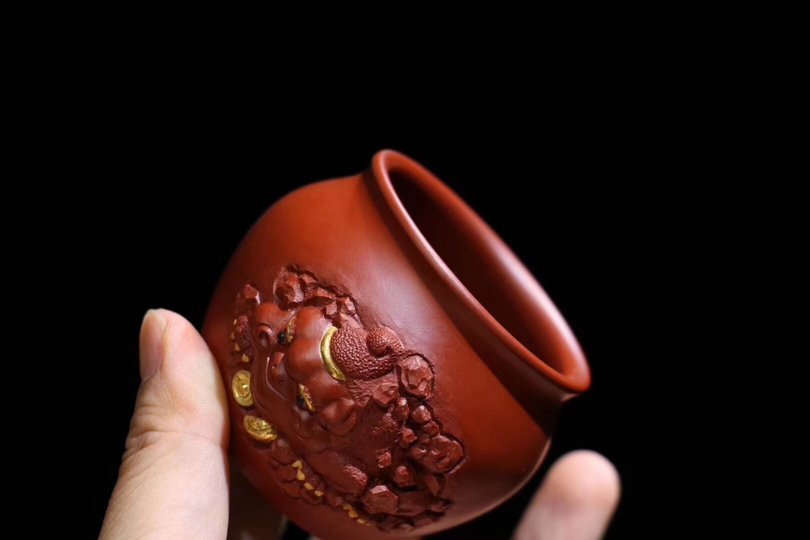 悠然紫砂作品 手工招财金蟾杯 描金款
