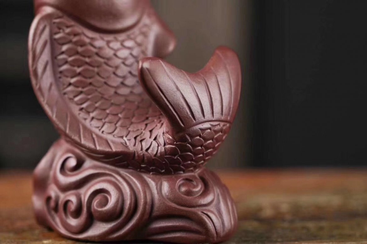 悠然紫砂作品 鱼跃龙门金鱼
