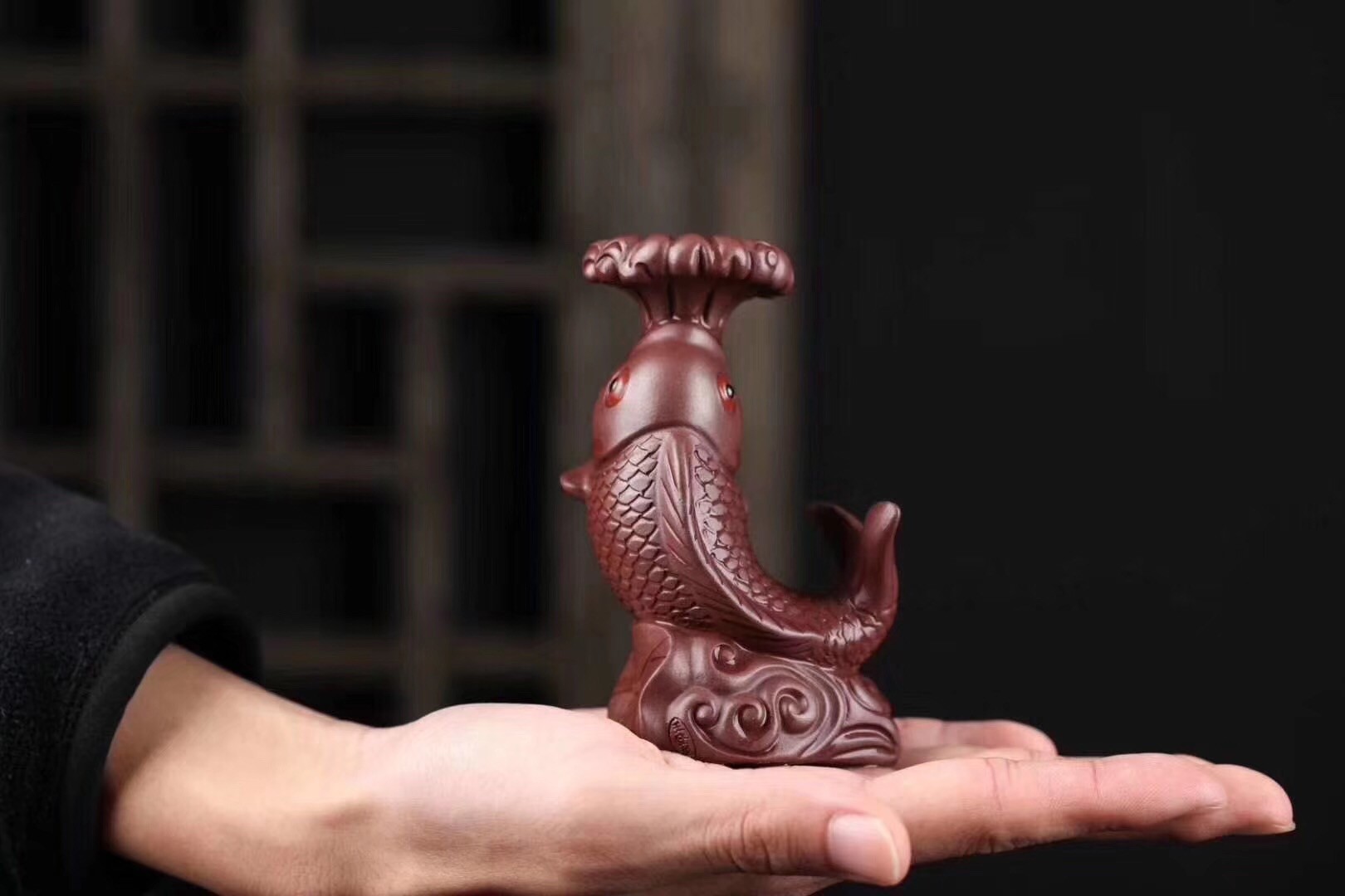 悠然紫砂作品 鱼跃龙门金鱼