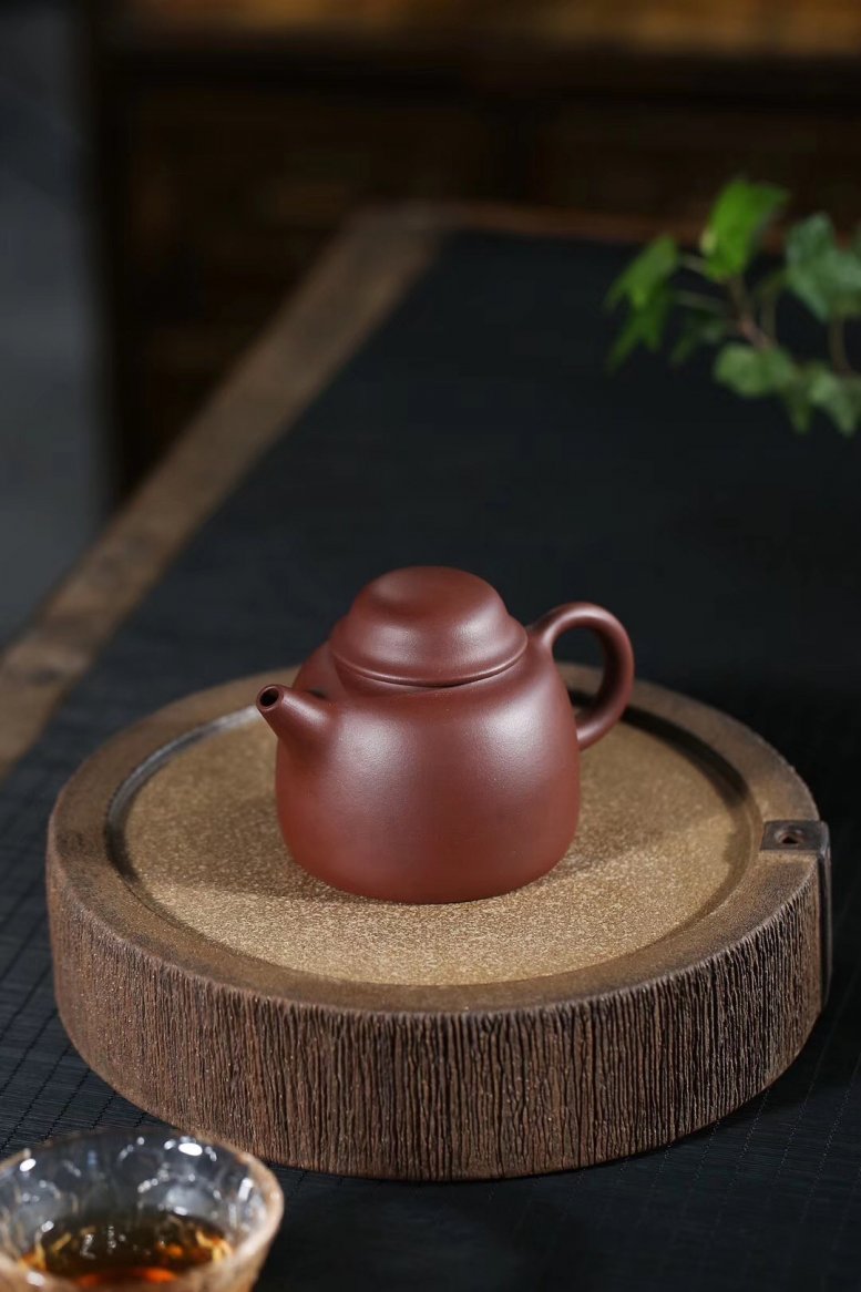 李群作品 笠帽壶