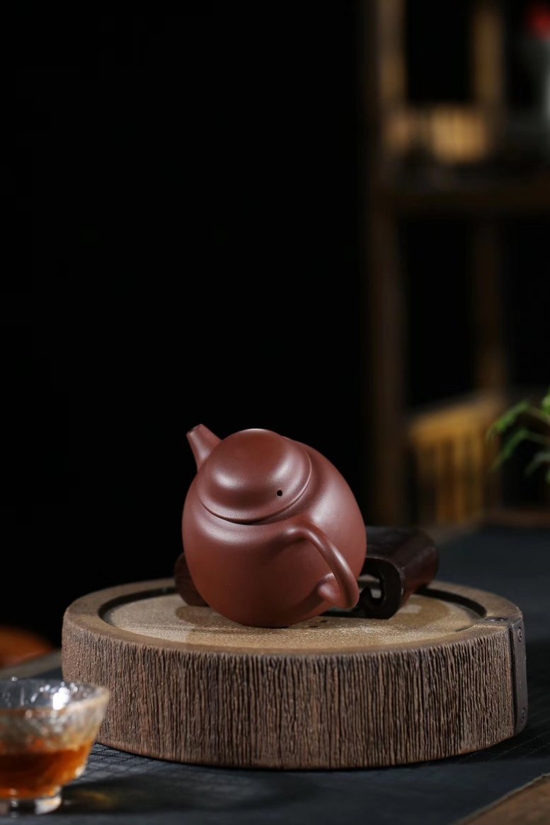 李群作品 笠帽壶