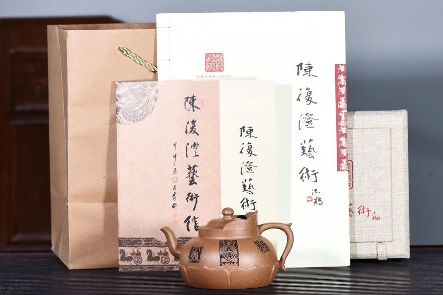 陈复澄作品 禅莲僧帽