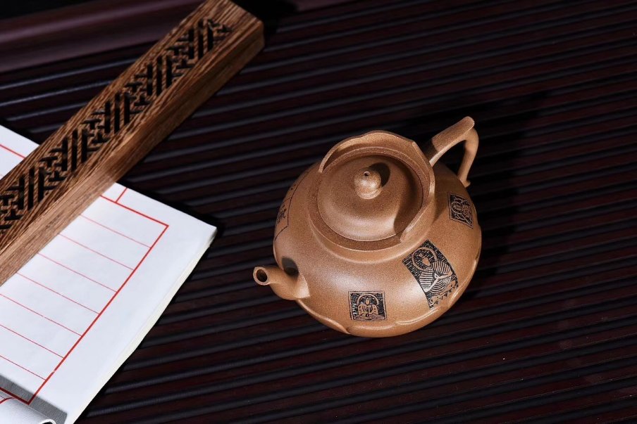 陈复澄作品 禅莲僧帽