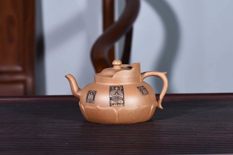 陈复澄作品 禅莲僧帽