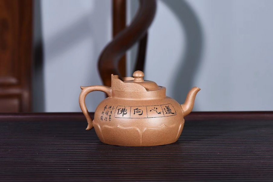 陈复澄作品 禅莲僧帽