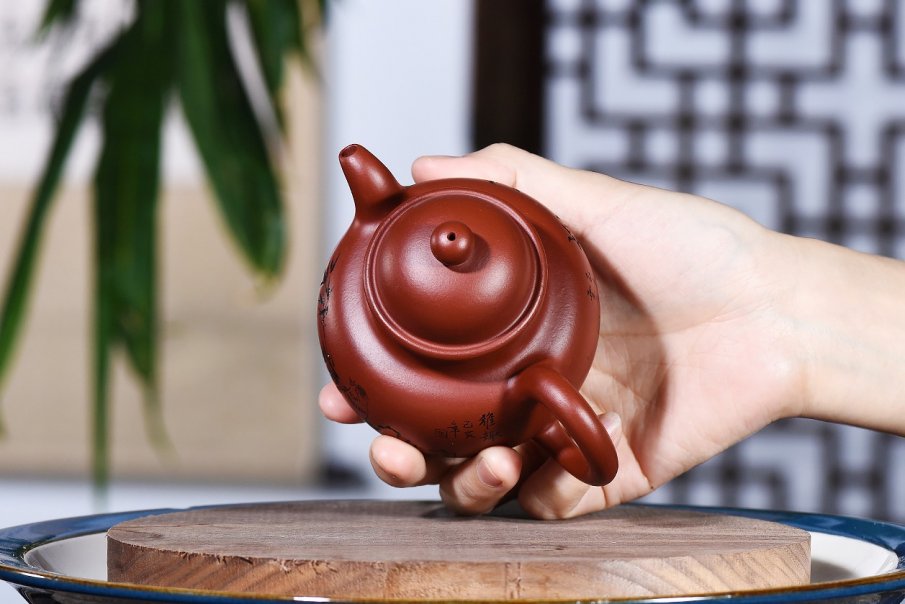 张菊仙作品 掇球