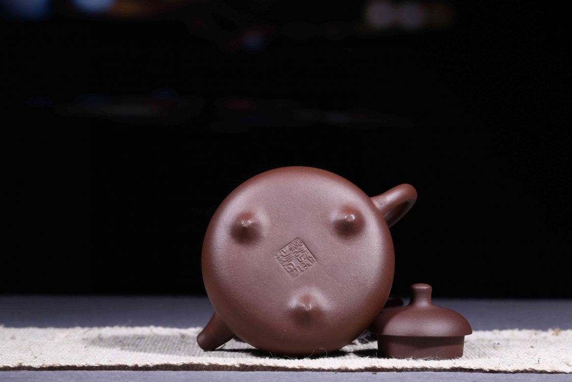 沈涛作品 乳鼎