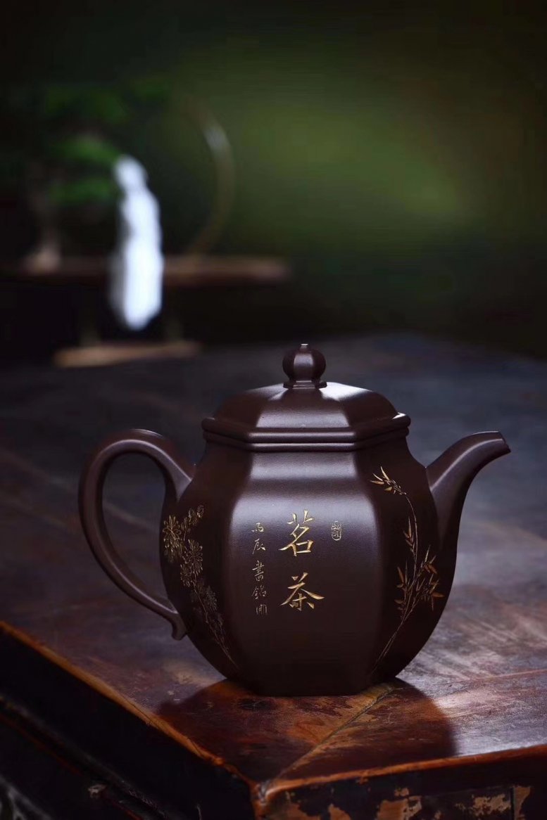 俞震作品 六方莲子