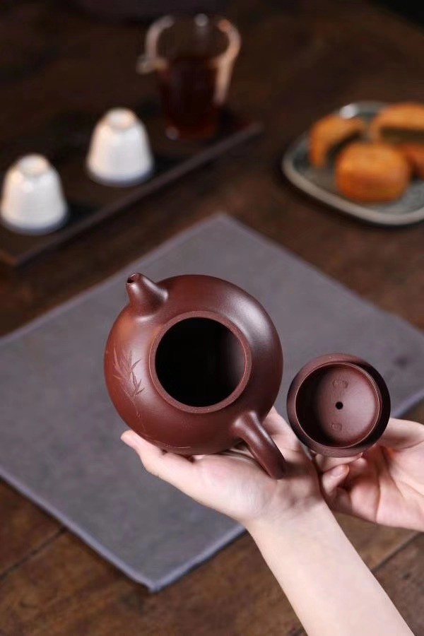 韩惠琴作品 茄段壶