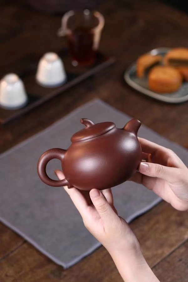 韩惠琴作品 茄段壶