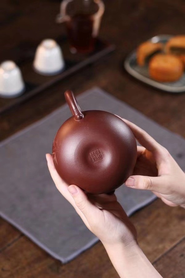 韩惠琴作品 茄段壶